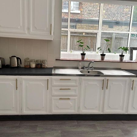Balham, South London Spacious Guest House F2, 6 Rooms Available 외부 사진