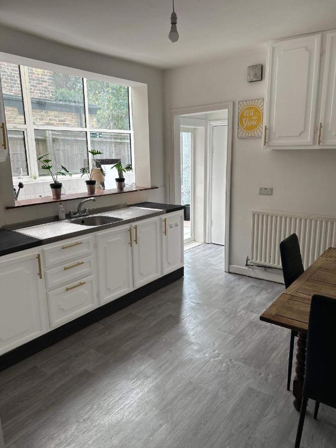 Balham, South London Spacious Guest House F2, 6 Rooms Available 외부 사진